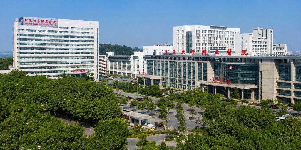 Affiliated Hospital of Jiangsu University, also known as Jiangbin Hospital, main facade at No. 438 Jiefang Road, Zhenjiang